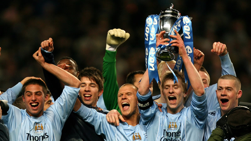 吉文：可能我有点老派，看不惯加纳乔走路歪着身子还挂条链子