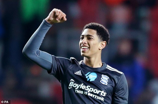 红魔遇克星？曼联近6战纽卡1胜5负，主场迎战誓破魔咒（曼联主场誓破不胜魔咒：近6战纽卡仅1胜5负）