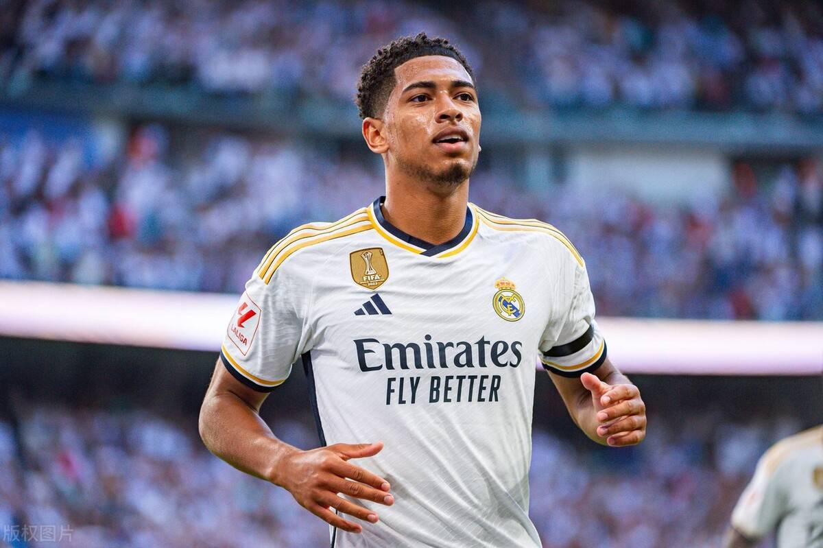 纳米比亚足球的拓荒者-艾里法斯・希武特-上，当年的大连万达26号（艾里法斯·希武特：纳米比亚足球先驱（上）——昔日大连万达26号）