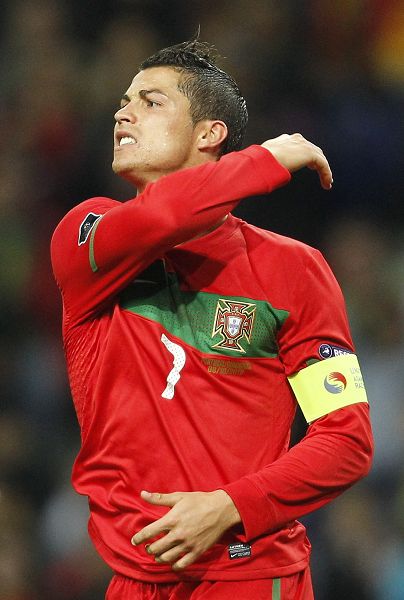 双方都不满！伯恩茅斯队长：B费那个任意球前，连对方都说我没手球（判罚引争议！伯恩茅斯队长：B费任意球前连对手都说我没手球）