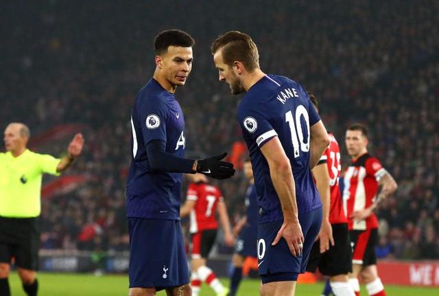 申花vs三箭首发：路易斯、马纳法先发阿苏埃替补，广岛单外援（申花战广岛三箭首发出炉：路易斯、马纳法先发，阿苏埃替补，对手仅一外援）