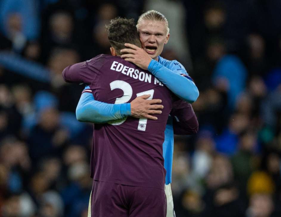 怀特30分钟内砍30+7+9+5三分，绿军队史首人