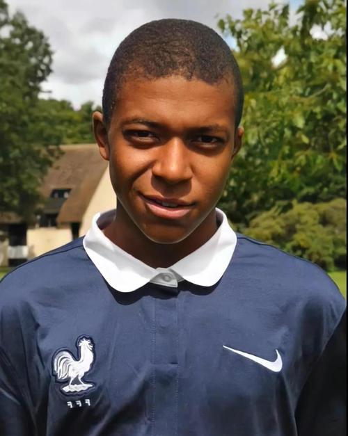 Pop Trading Co登陆首尔，携手七位滑手开启旅程