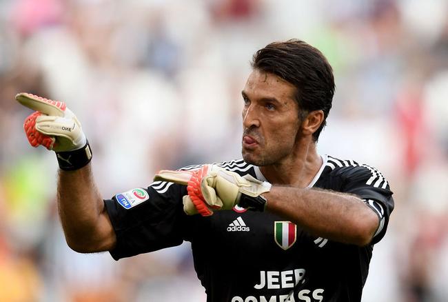 18岁新秀王洪泽CBA首秀获赞成熟如28岁